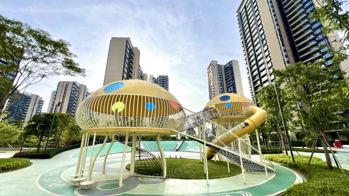 华侨城天鹅堡外景图