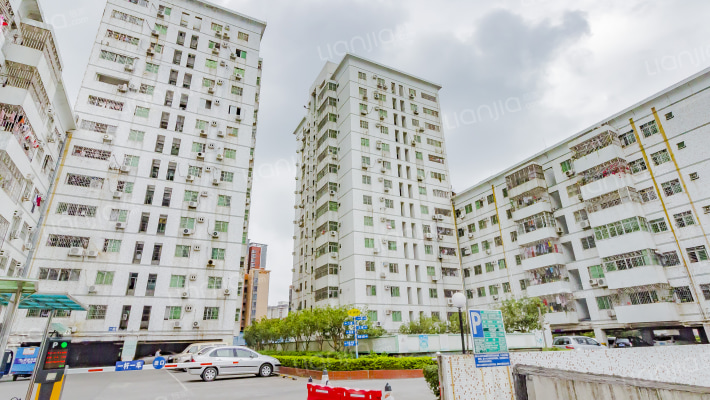 兴贸广场外景图