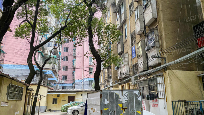 橡鞋小区外景图