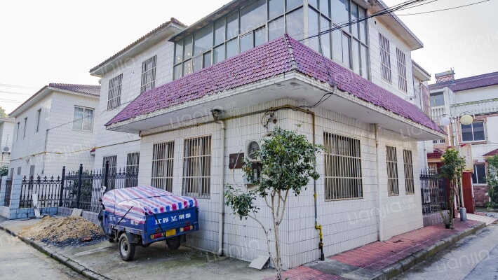 安达综合楼外景图