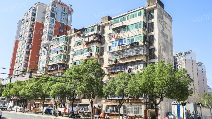 昌北灯头厂宿舍外景图