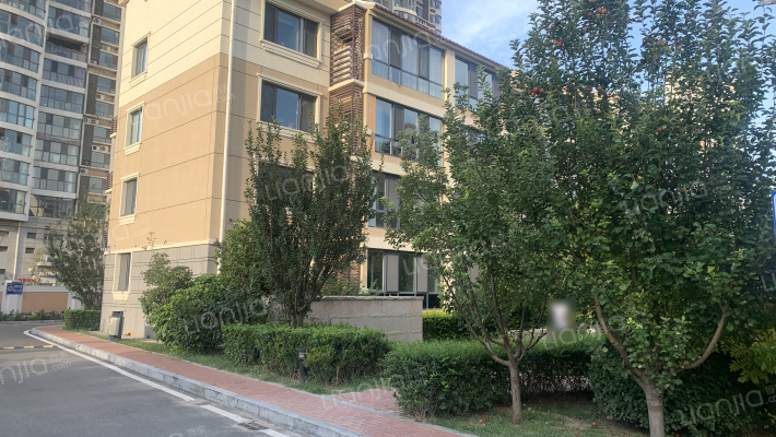 万联锦尚花园外景图