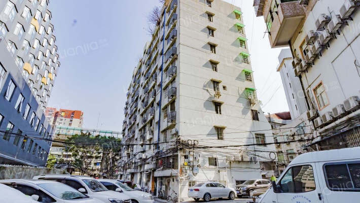 矿泉大厦外景图