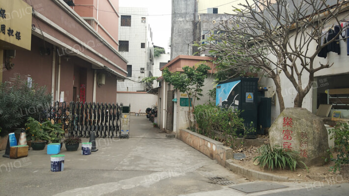 乐富居教师楼外景图