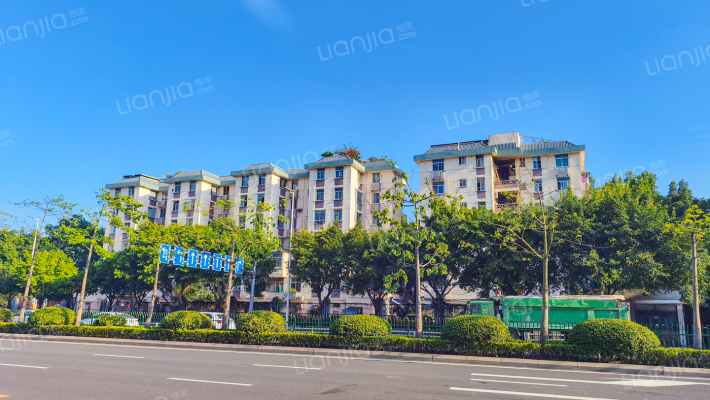 连潘新村外景图