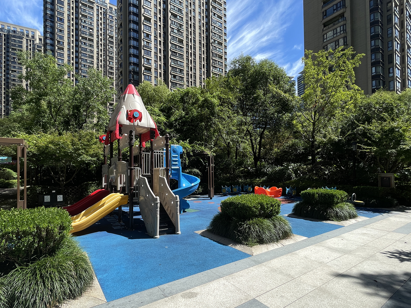 龙湖春江彼岸小区实景 15
