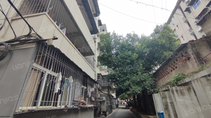 省人民法院宿舍外景图