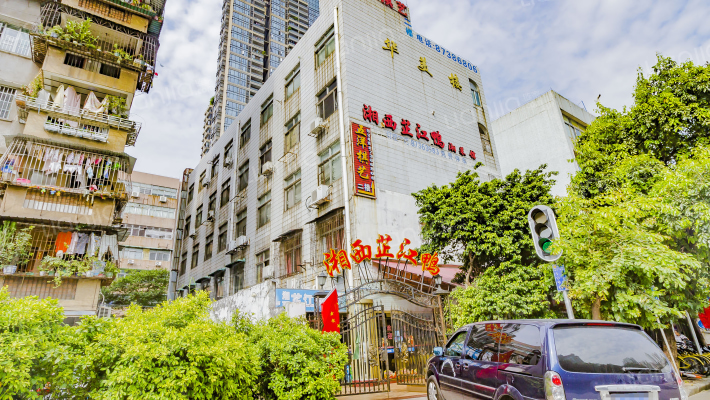 寺右南路外景图