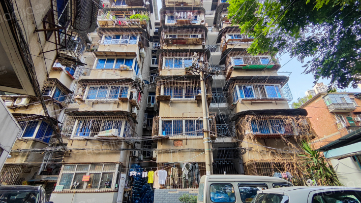 武汉市水务集团宿舍外景图