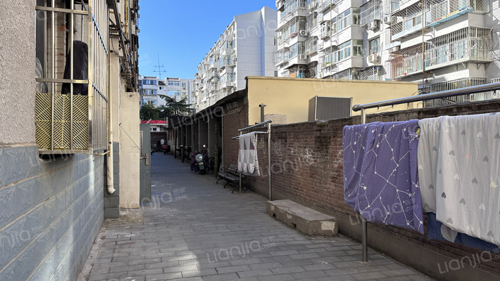 新桥大街甲43号楼外景图