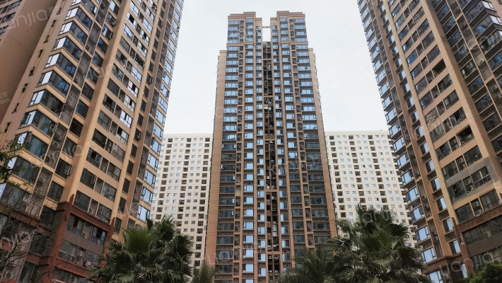 雄飞生活广场外景图