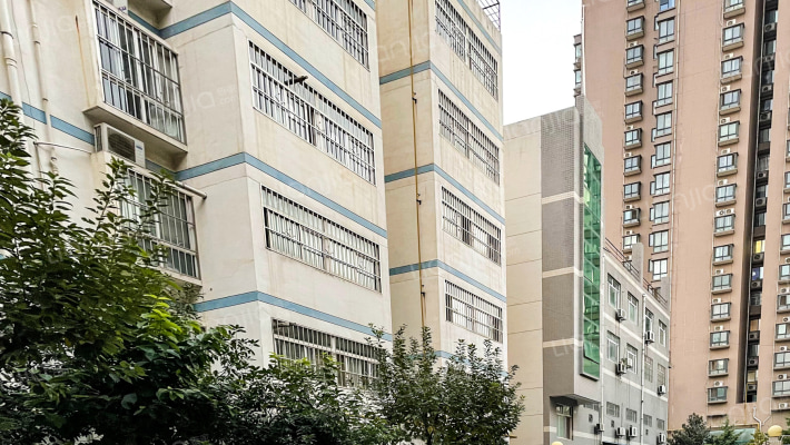 西安市长安街医药公司外景图