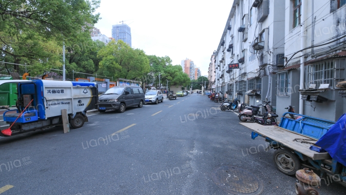 南池路南方电动宿舍外景图