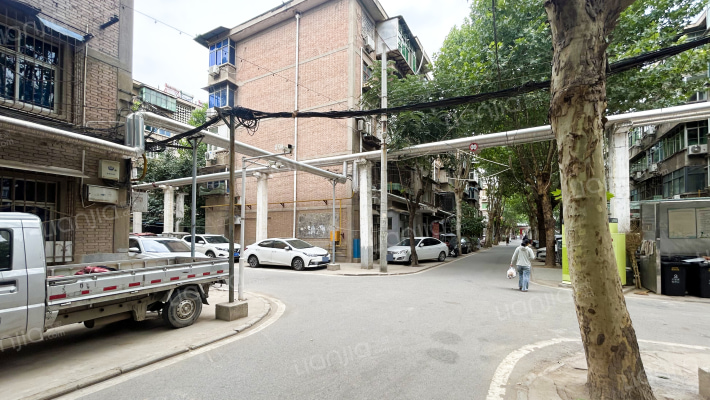 西控公司二十四街坊外景图