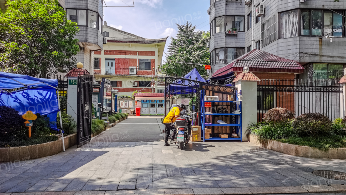 康健路341弄外景图