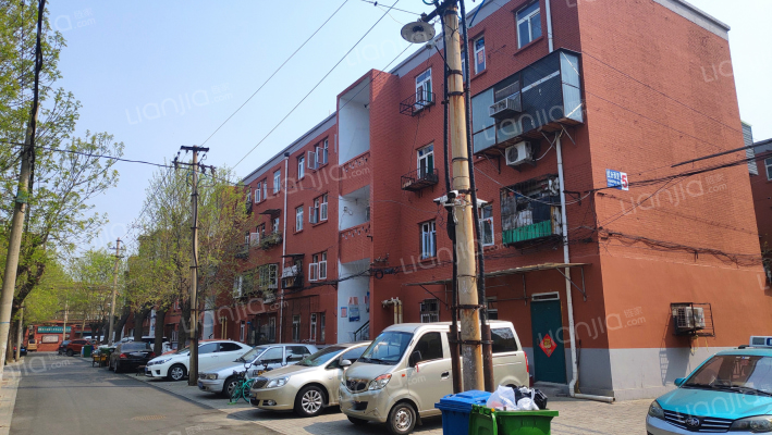 红汾西里外景图