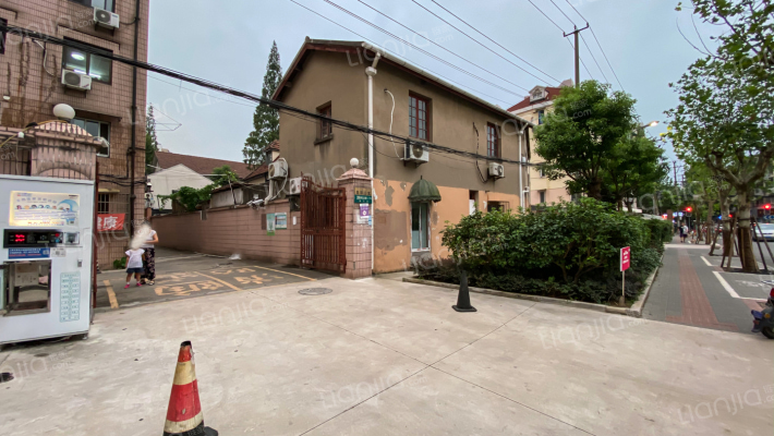 良华公寓外景图