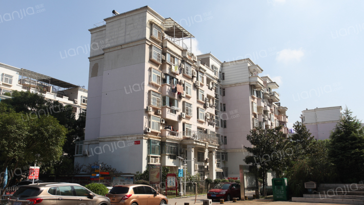 中央花园红杜里外景图