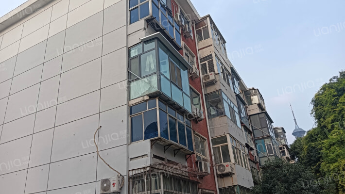 经济学院西院宿舍外景图