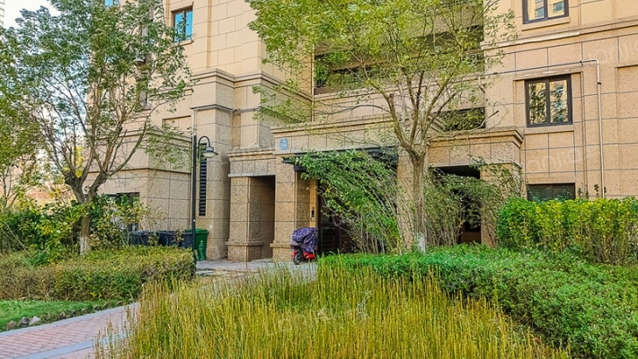 保利海上罗兰外景图