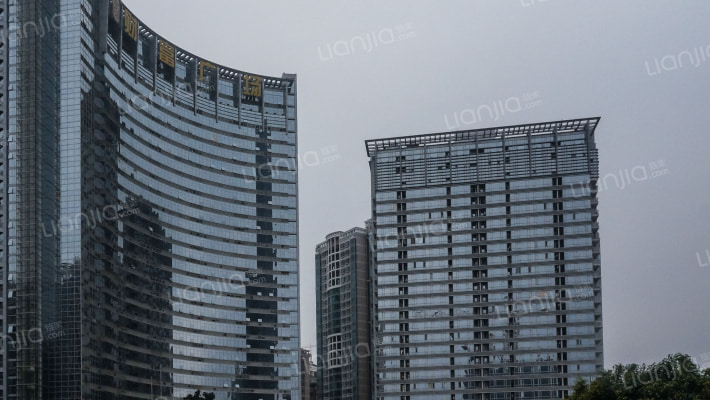 财富广场外景图