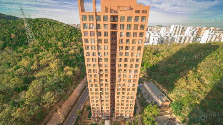 德泰岭秀逸城外景图