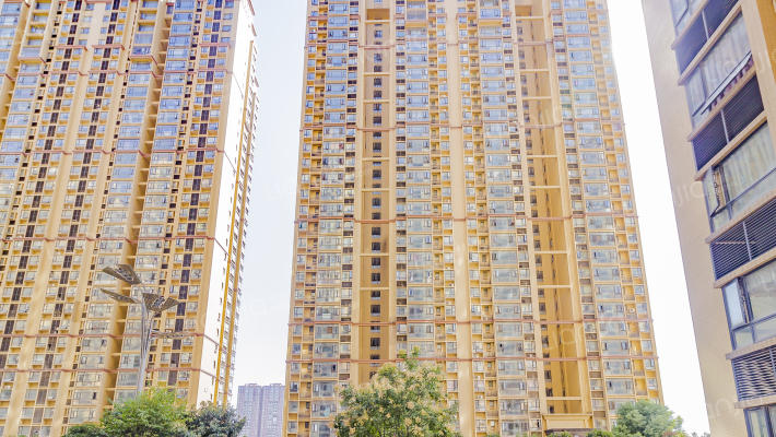 波光霞影小区外景图