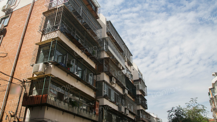 海兰公寓外景图