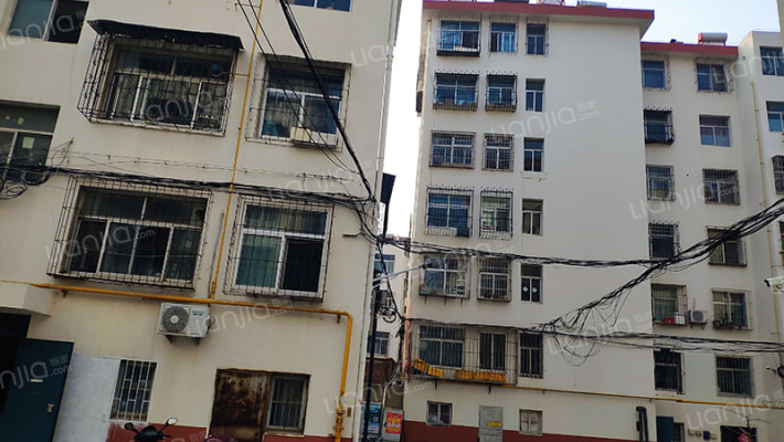 聚氨酯家属楼外景图