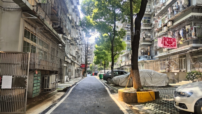 特一号小区外景图