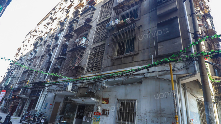 白衣庵巷外景图