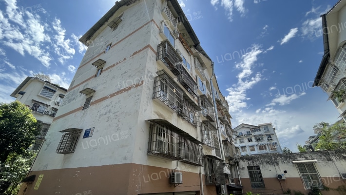 隆兴小区外景图