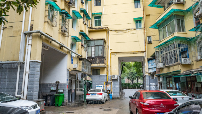 印染厂宿舍外景图