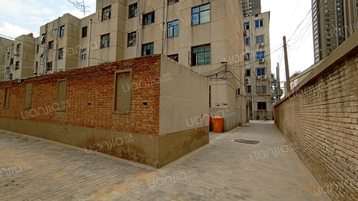 中牟县老电业局家属院外景图