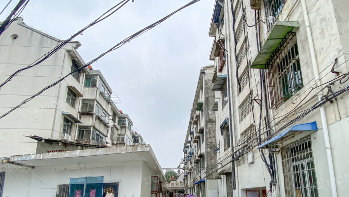 安全苑小区外景图