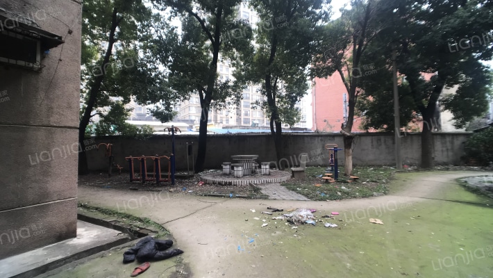 长虹桥武昌监狱宿舍外景图