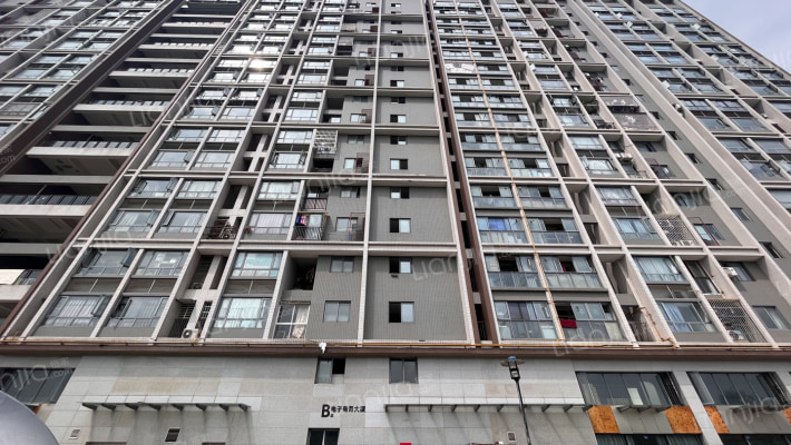 电子商务大厦外景图