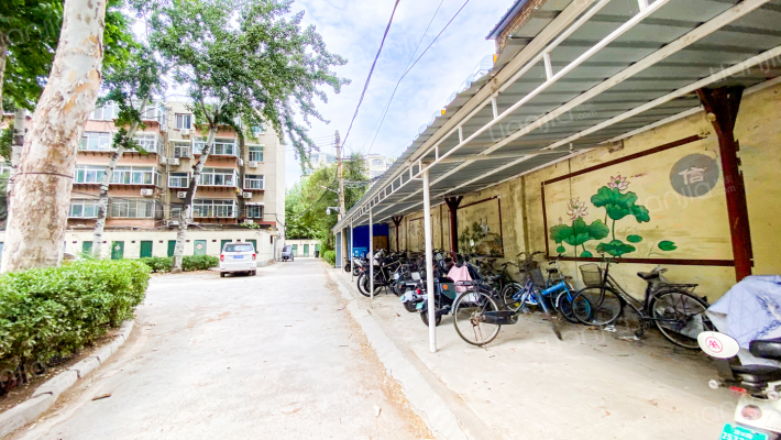 山东商业职业技术学校职工宿舍外景图