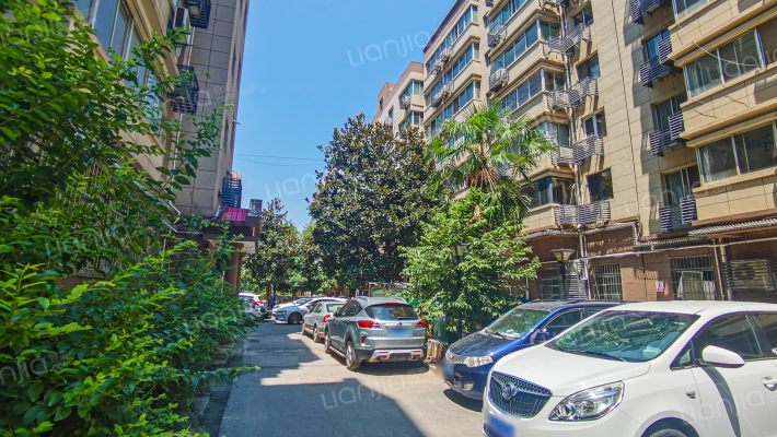 科荣花园小区外景图