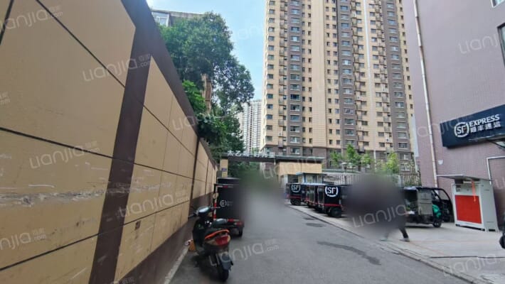 新亚大厦外景图