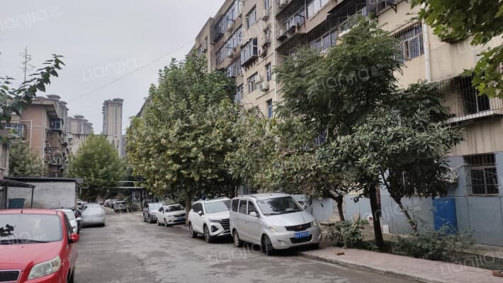 陕西省建筑构件公司家属院外景图