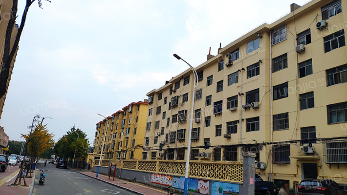 颗粒公司家属楼外景图