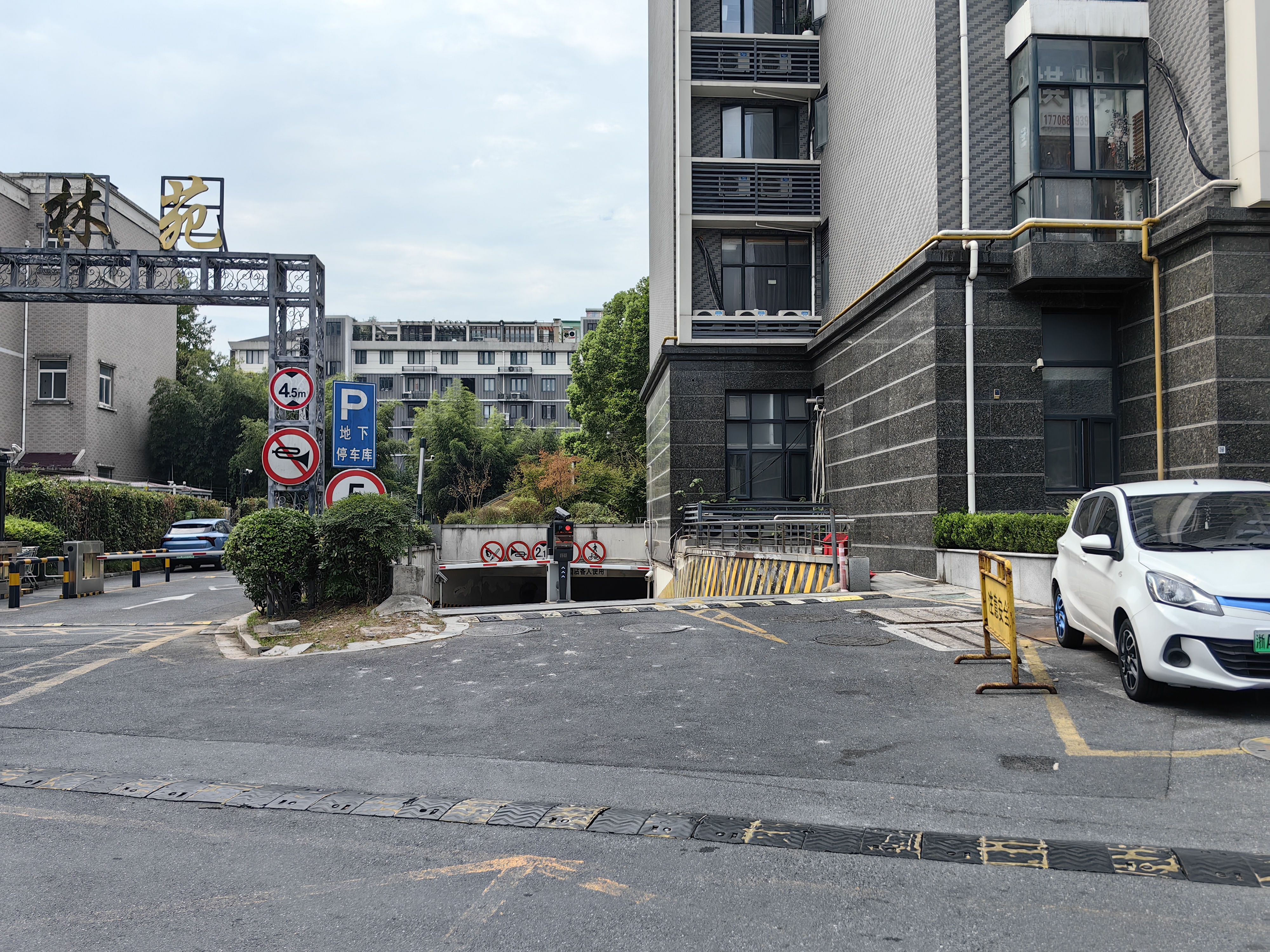 格林公馆小区实景 6