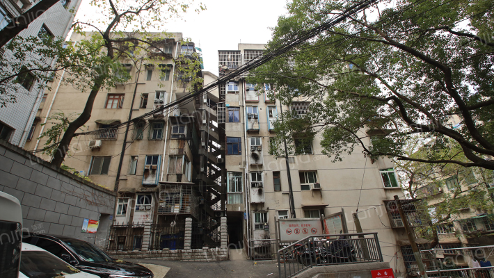 脑科医院宿舍外景图