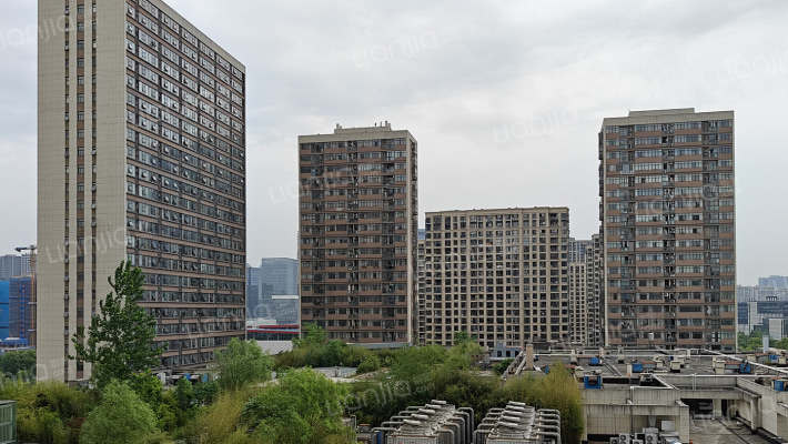 宝龙城市广场外景图