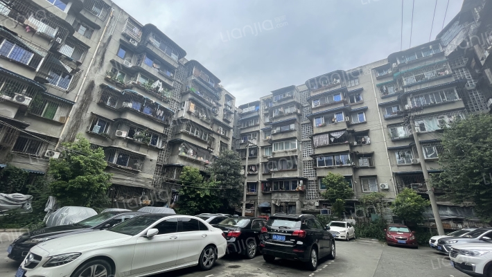 西藏自治区税务局成都生活区外景图