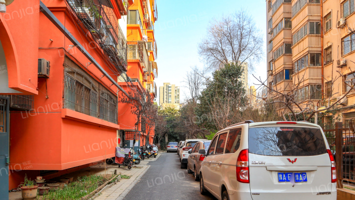 工人路338号院外景图