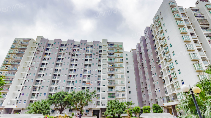 金领公寓外景图