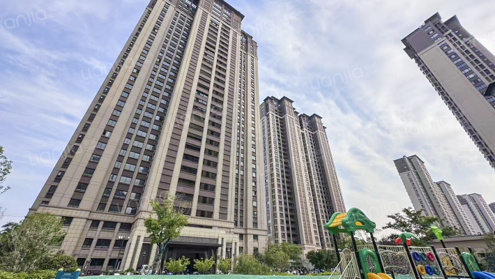 明秀映山苑外景图