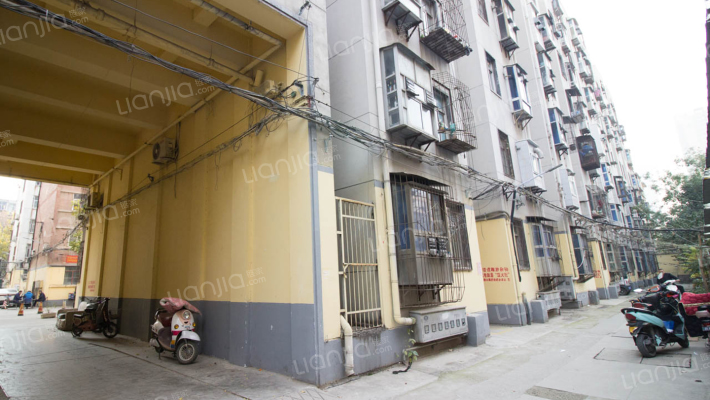 炼油厂家属院外景图